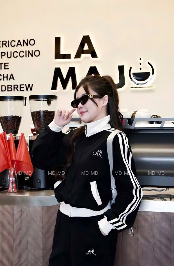 SET ĐỒ THỂ THAO 2 DA LOẠI 1 BA MÀU