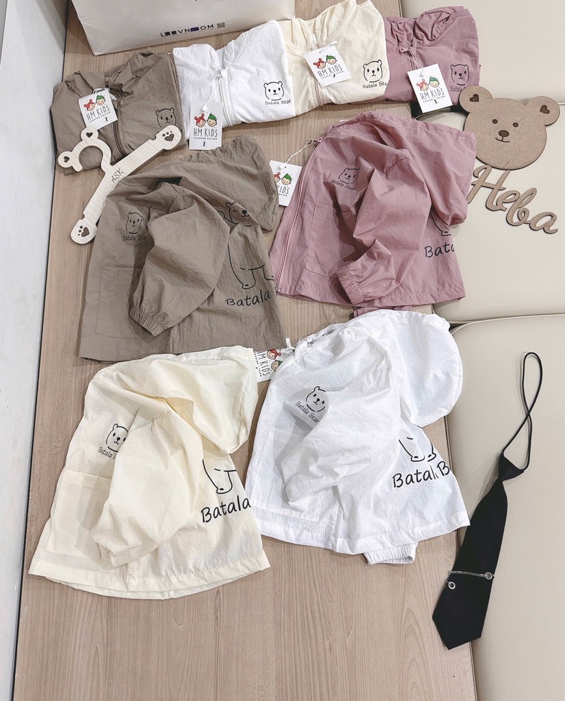 ÁO KHOÁC GIÓ IN GẤU 4 MÀU BÉ TRAI BÉ GÁI SẴN (SALE 35k)