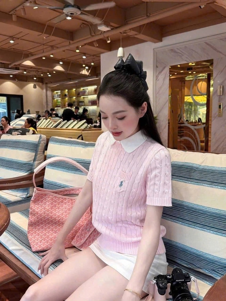 ÁO LEN DỆT KIM MÀU HỒNG CỔ TRÒN THÊU NGỰA NỮ THU ĐÔNG SẴN