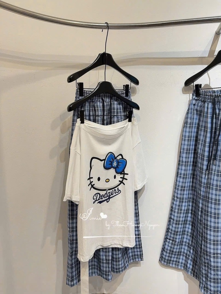 SET BỘ ÁO TRẮNG MÈO QUẦN KẺ XANH NỮ (SALE 105K)