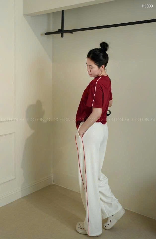 SET ÁO ĐỎ QUẦN SUÔNG TRẮNG SỌC NỮ