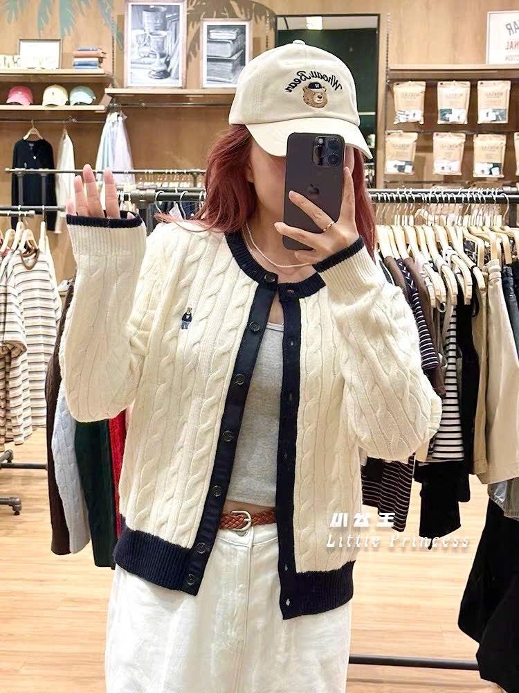 ÁO LEN CARDIGAN GẤU WHO TRẮNG VIỀN ĐEN NỮ THU ĐÔNG