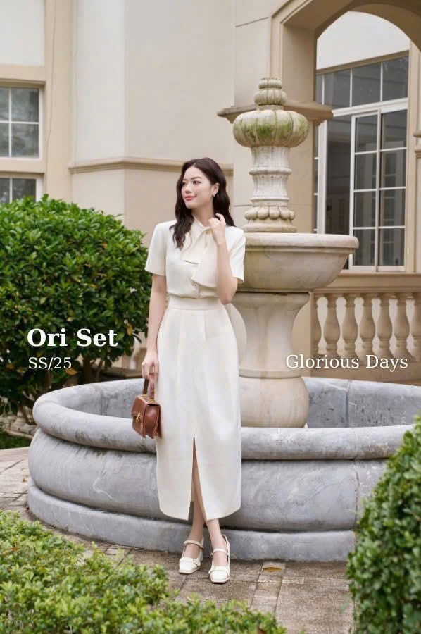 SET CHÂN VÁY LI XẺ TRƯỚC MIX ÁO CỔ NƠ ĐỆM VAI NỮ SẴN