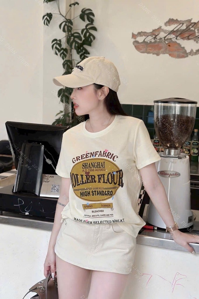 ÁO PHÔNG BE HOẠ TIẾT CHỮ ROLLER FLOOR NỮ