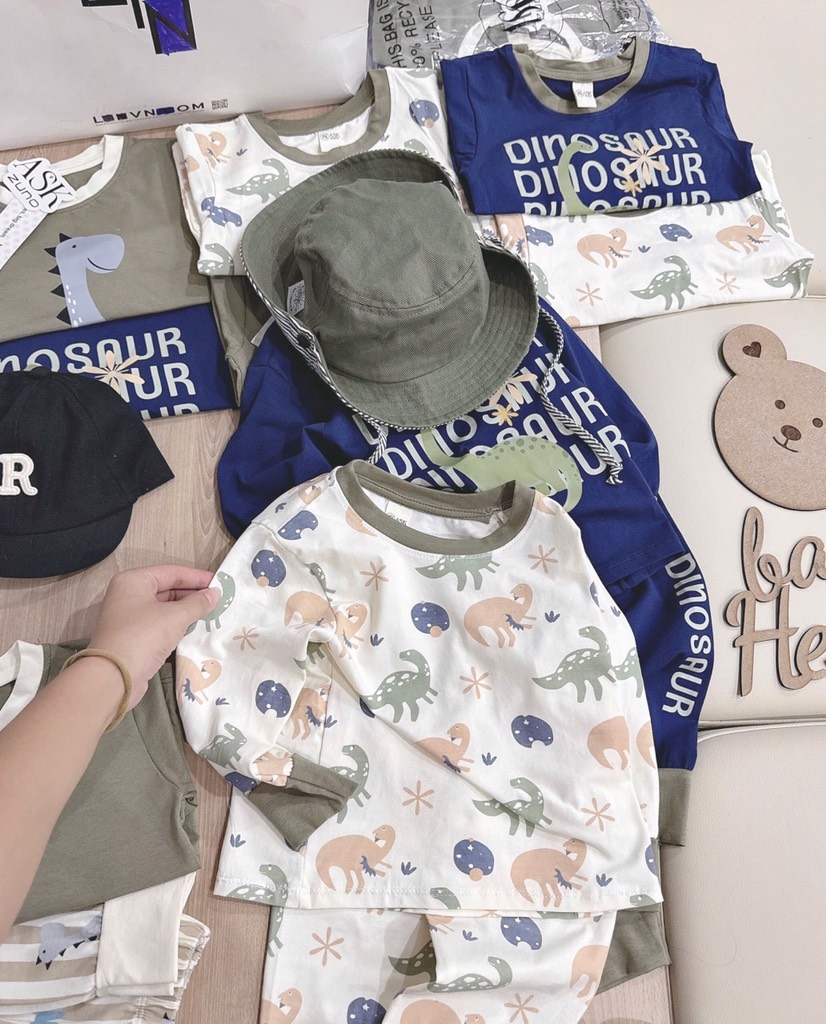 SET 3 BỘ DÀI TAY KHỦNG LONG TONE BE RÊU XANH THAN BÉ TRAI