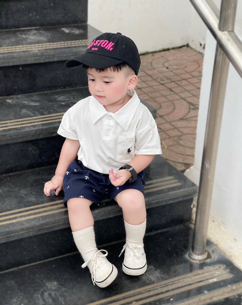 SET CỘC ÁO CỔ TRỤ QUẦN KAKI BÉ TRAI 2 MÀU