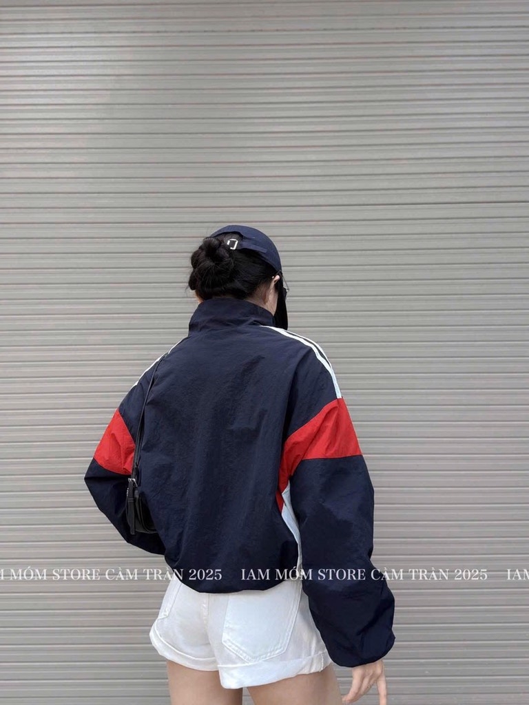 ÁO KHOÁC THÊU NGỰA PHỐI SỌC ĐỎ NỮ