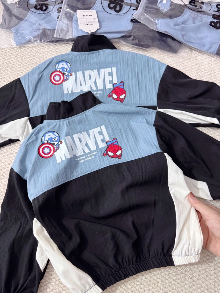 ÁO GIÓ DÀI TAY NHỆN MARVEL XANH ĐEN BÉ TRAI