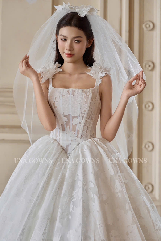 VÁY CƯỚI ĐÍNH ĐÁ CAO CẤP KẾT HỢP PHA LÊ SEQUIN LẤP LÁNH SÁNG BẬT MỌI KHÔNG GIAN