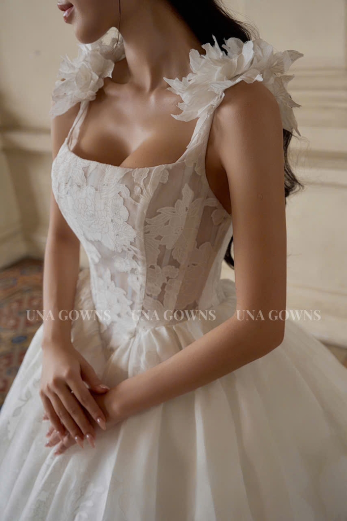 VÁY CƯỚI ĐÍNH ĐÁ CAO CẤP KẾT HỢP PHA LÊ SEQUIN LẤP LÁNH SÁNG BẬT MỌI KHÔNG GIAN