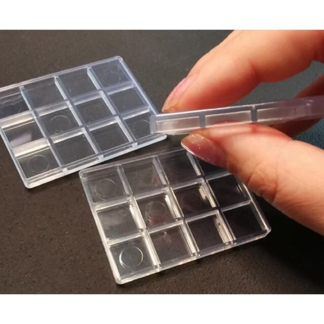 Pan rỗng đựng màu nhỏ gọn tiện lợi