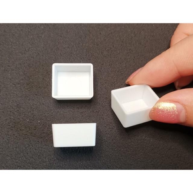 Pan rỗng đựng màu nhỏ gọn tiện lợi