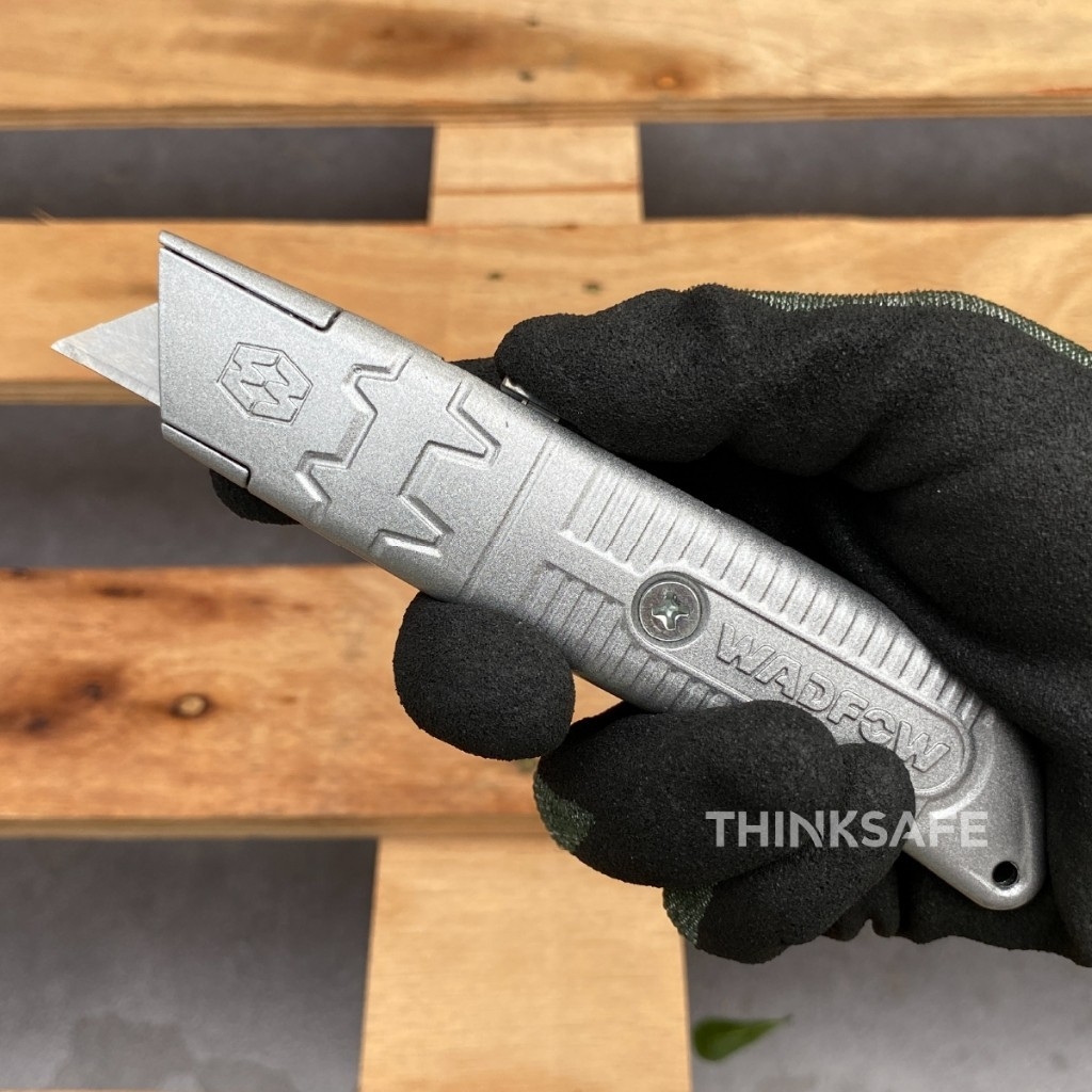 Dao rọc giấy Wadfow WSK6661 tiện dụng 150mm tự động khóa thân hợp kim nhôm kèm lưỡi SK5 19x61mm