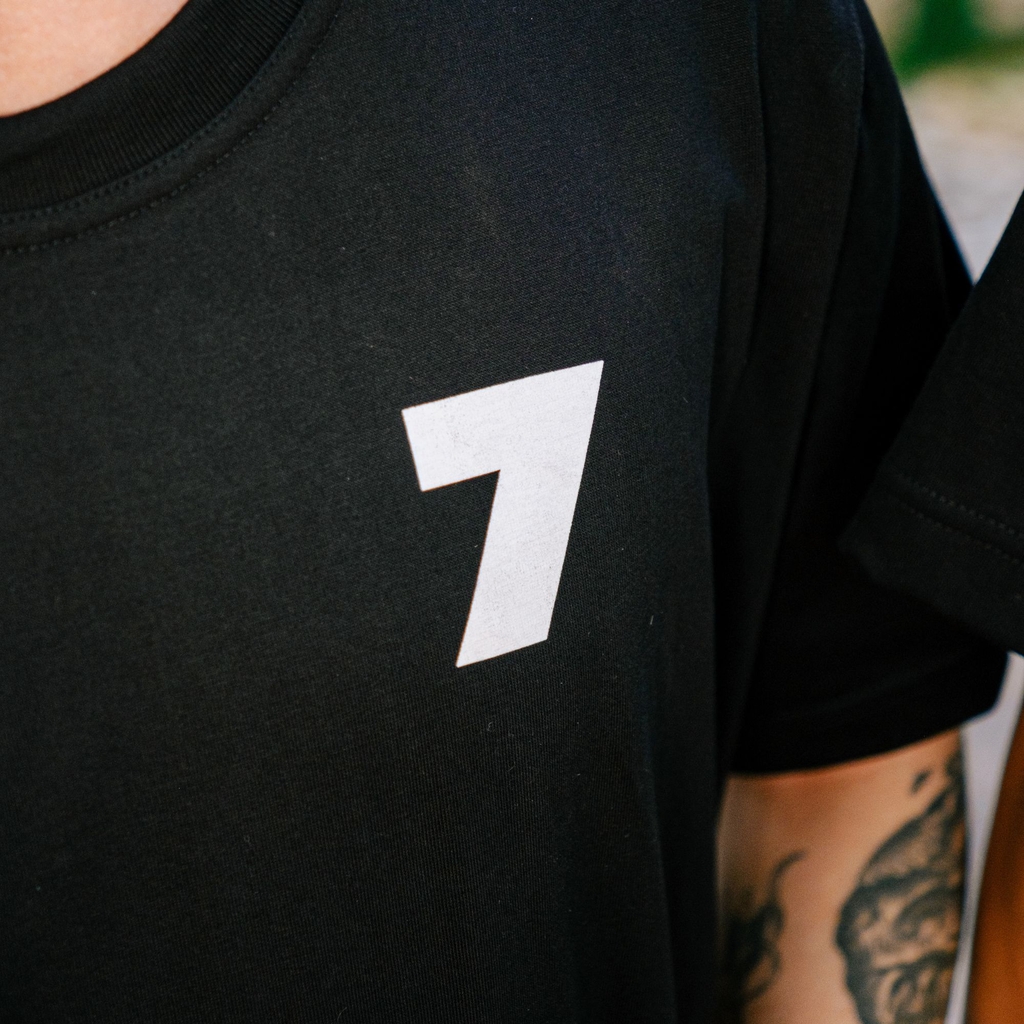 Áo thun unisex Logo 7 Bridges màu Đen