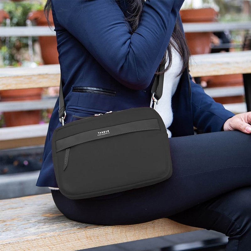 Túi đeo chéo đựng phụ kiện thương hiệu TARGUS dòng Newport Crossbody