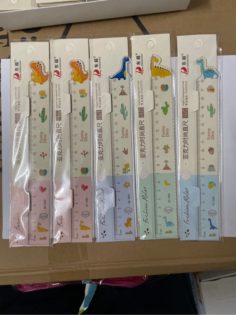 Thước Nhựa Cứng Đủ Hình Khủng Long 18cm 8683 (48 Cây/Hộp)