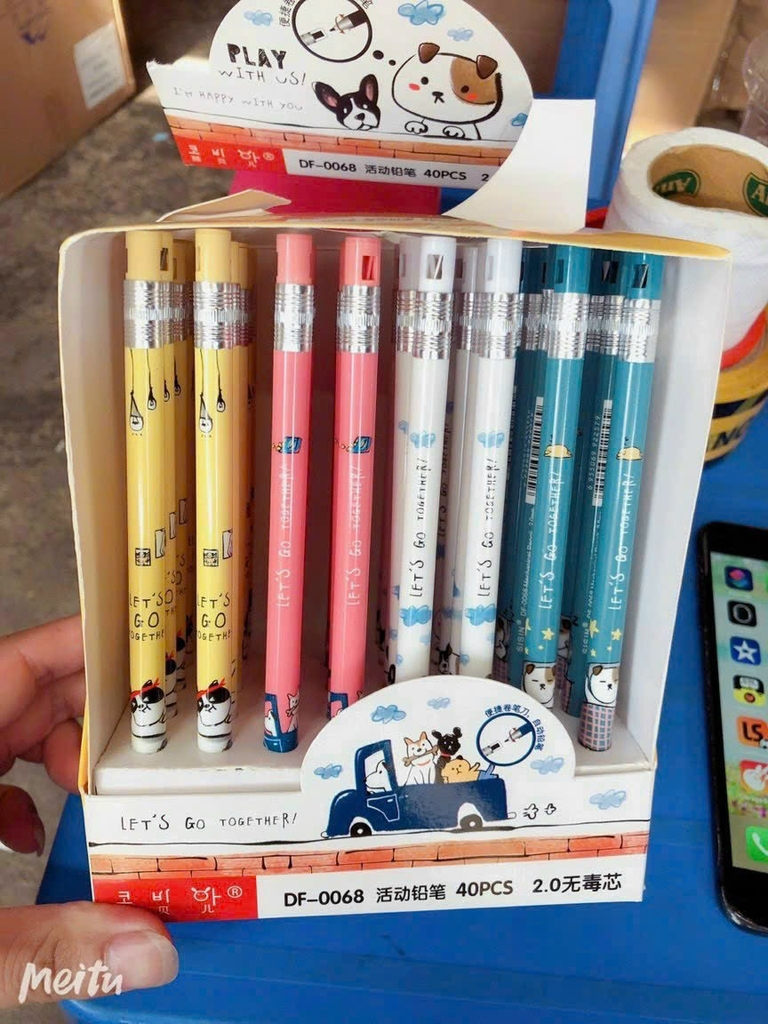 Bút Chì Bấm Ngòi 2.0mm DF0068 (40 Cây/Hộp; 36 Hộp/Thùng)