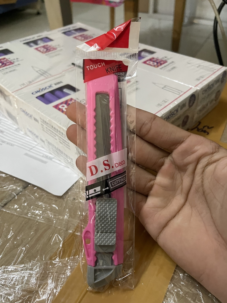 Dao Rọc Giấy (Bao Ni Lông) D803