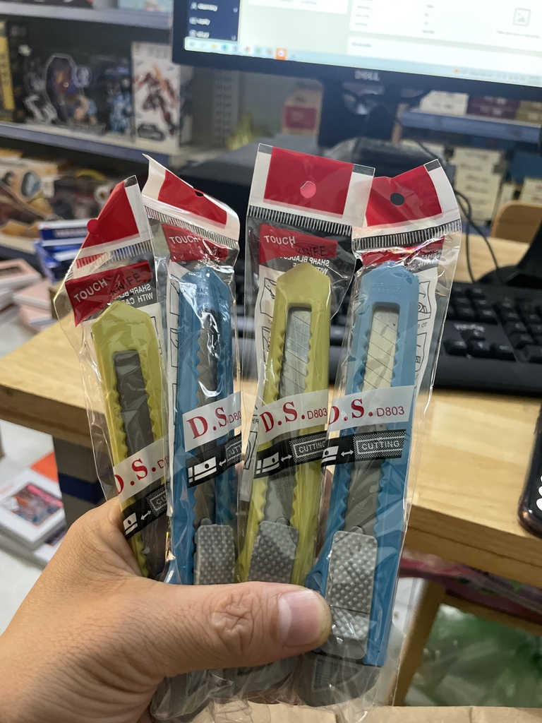 Dao Rọc Giấy (Bao Ni Lông) D803