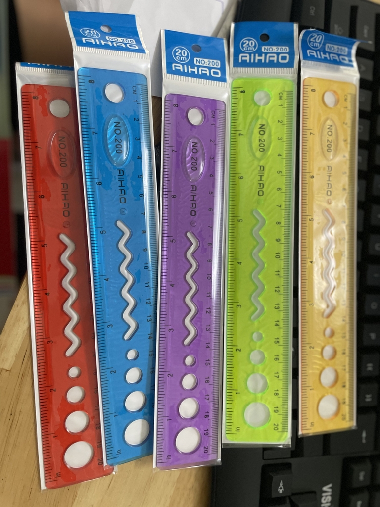 . Thước Dẻo LỖ Aihao 200 (24 Cây/Hộp; 60 Hộp/Thùng) - 20 CM