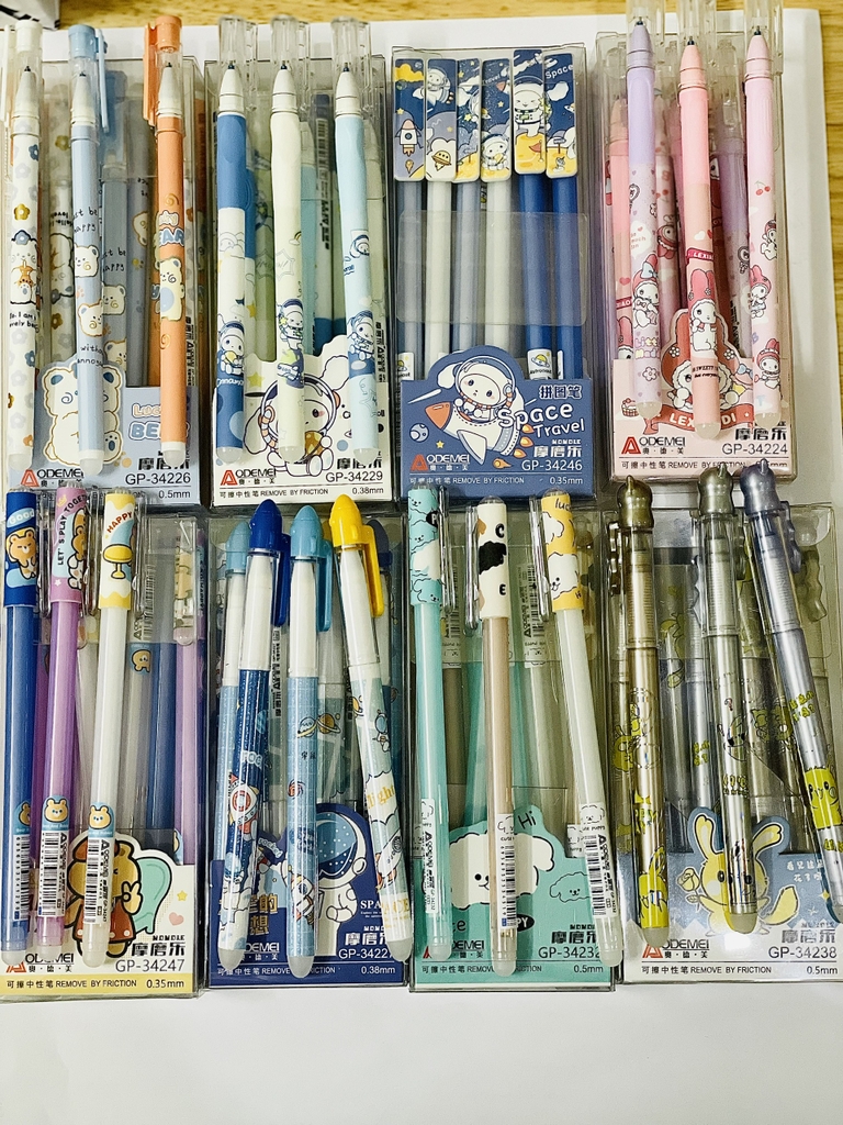 . Bút Gel Xóa Được NẮP Đậy AODEMEI và King/SL HỘP KIẾNG (12 Cây/Hộp; 12 Hộp/Lốc; 16 Lốc/Thùng)