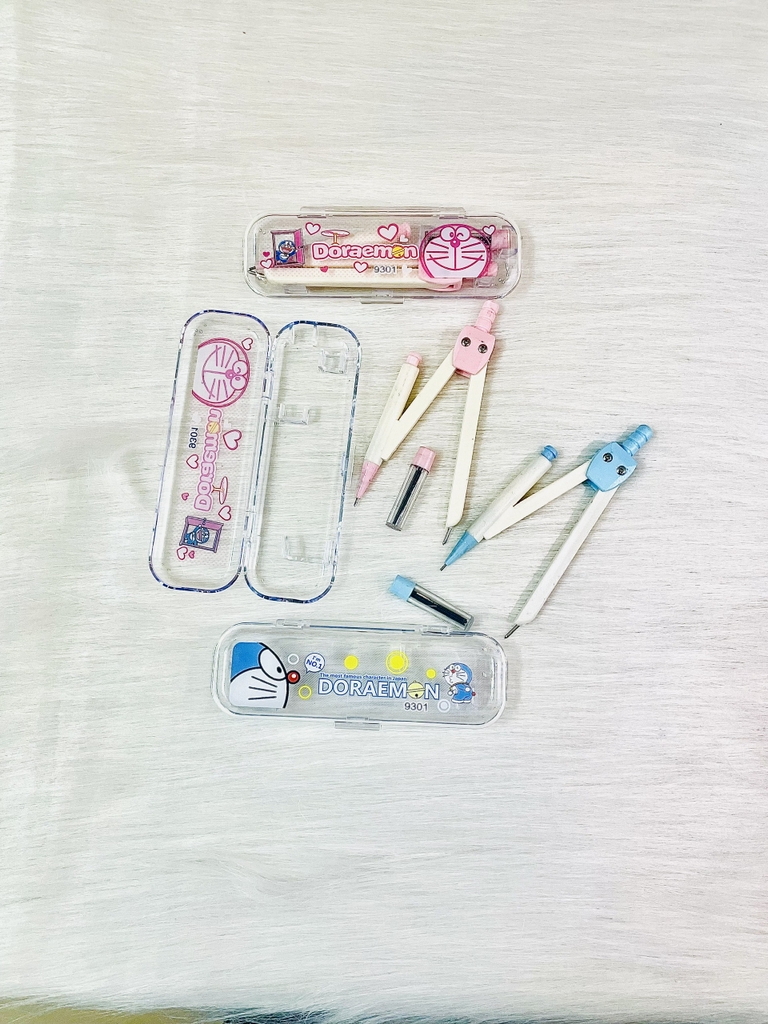 Compa Bút Chì Bấm Doreamon 9301 (12 Cái/Hộp; 36 Hộp/Thùng)