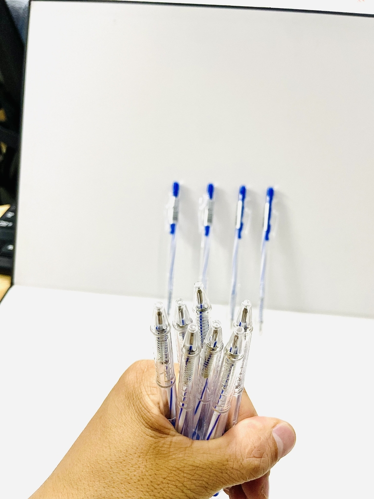 . Bút Bi Aihao Đầu Bấm 207 BỊCH (100 Cây/ Bịch; 32 Bịch/Thùng)