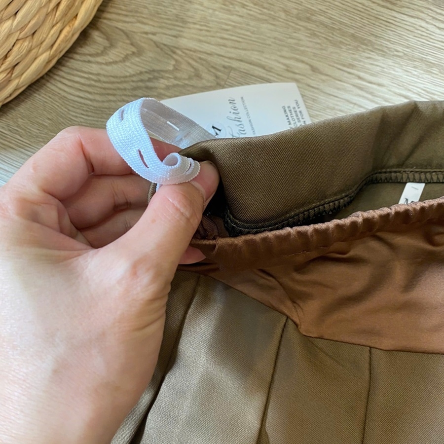 Chân váy bầu xếp ly dáng ngắn, mẹ bầu mặc 4 mùa siêu xinh