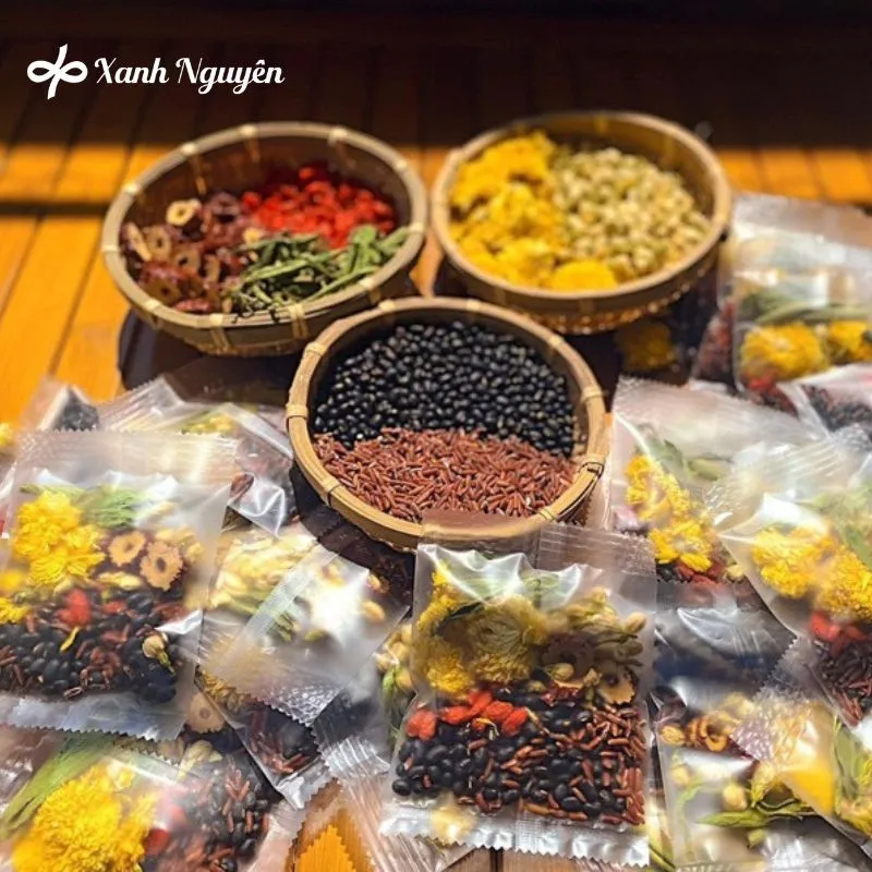 Trà gạo lứt đậu đen hoa cúc 8 vị đẹp da