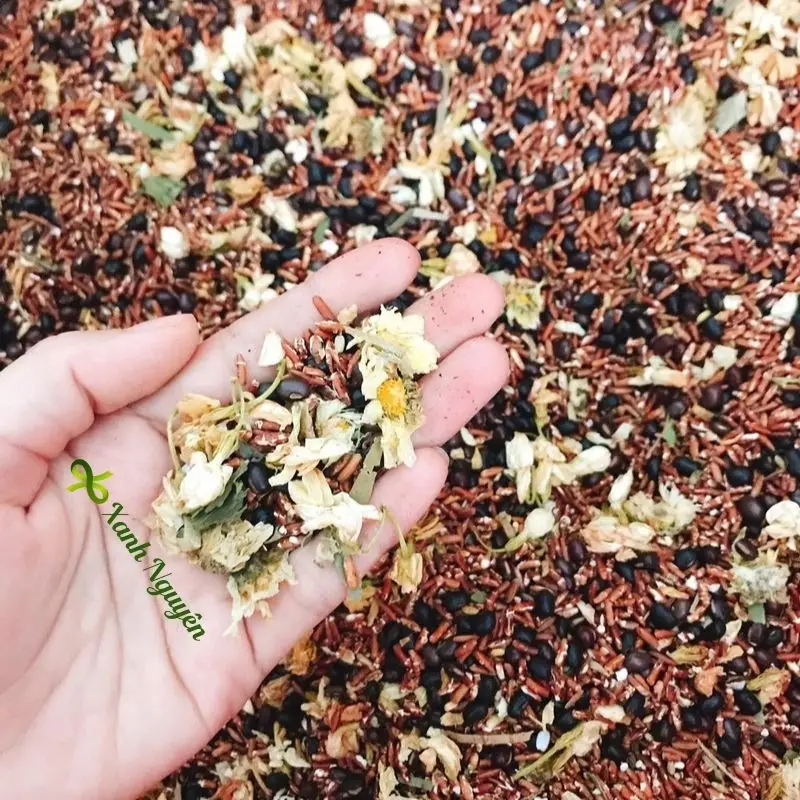 Trà gạo lứt đậu đen hoa nhài lá dứa thư giãn