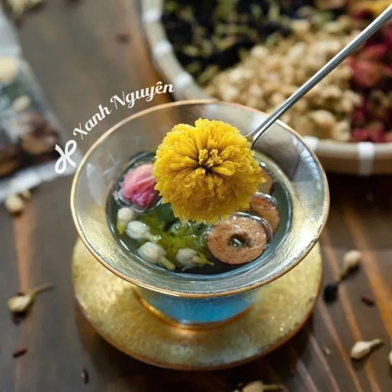 Trà gạo lứt đậu đen hoa cúc 8 vị đẹp da