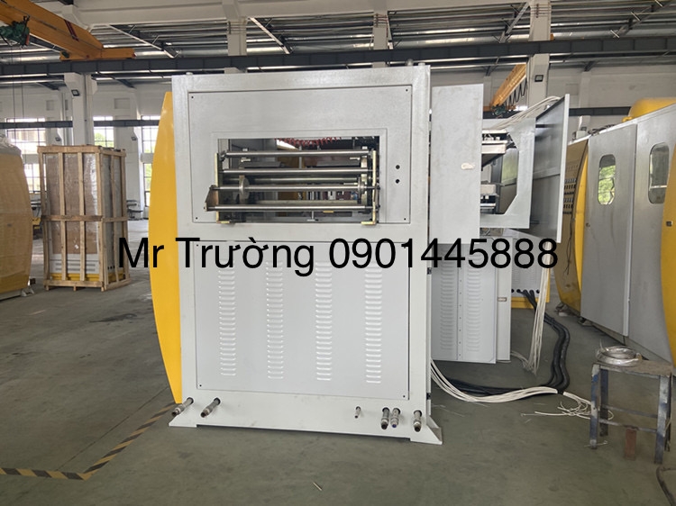 Máy làm cốc nhựa dùng 1 lần 850 khổ lớn robot gắp