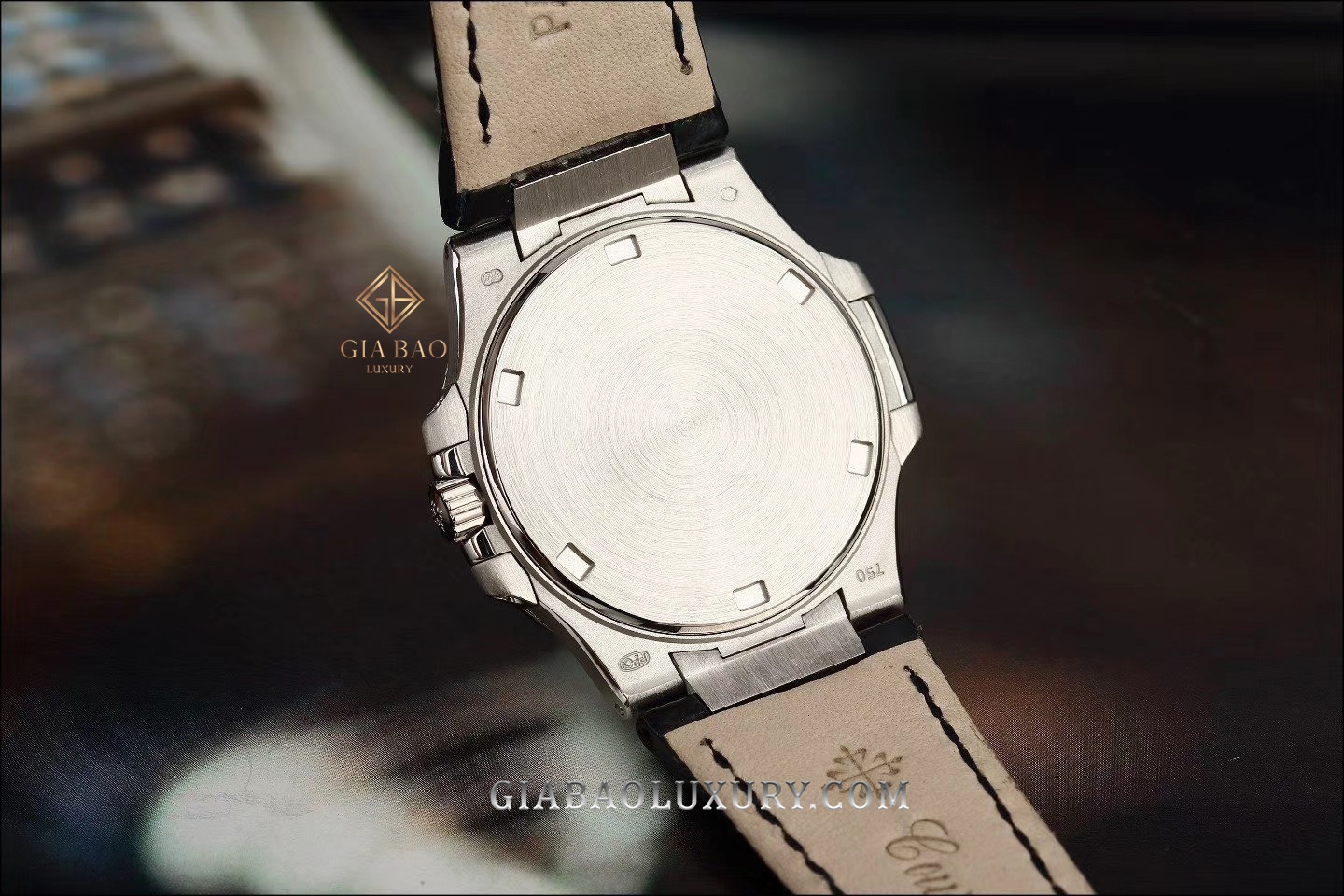 Đồng Hồ Patek Philippe Nautilus 7010G-001