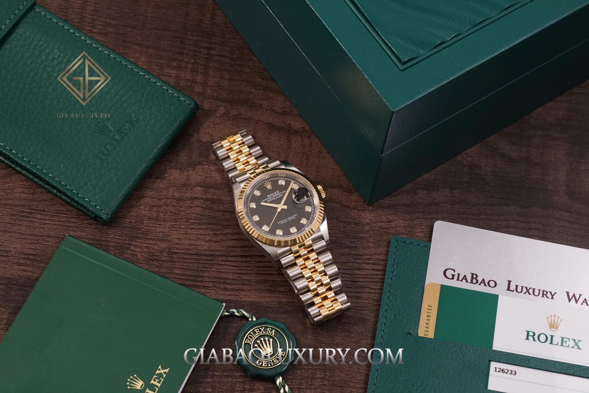 Đồng Hồ Rolex Datejust 36 126233 Mặt Số Đen Nạm Kim Cương