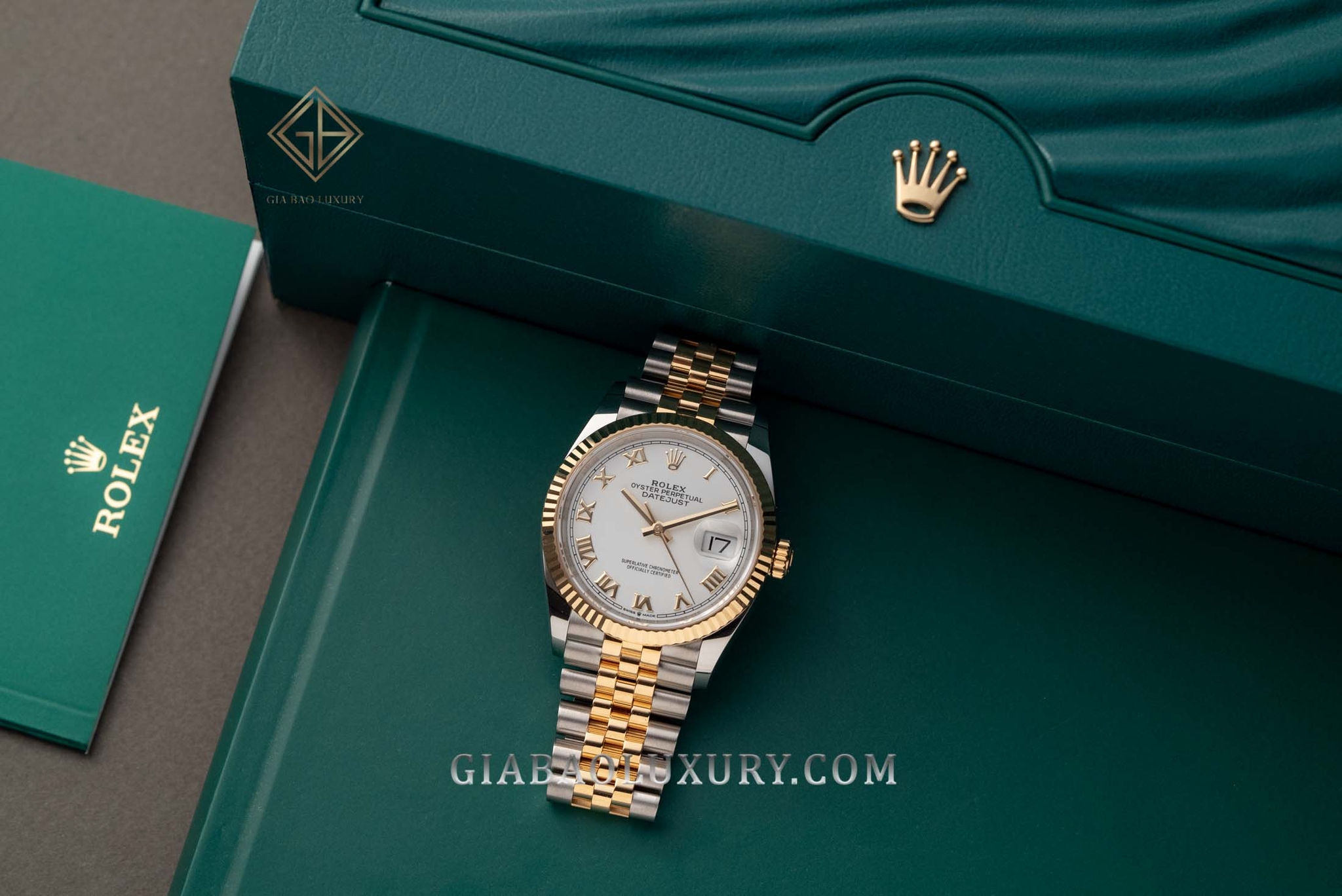 Đồng Hồ Rolex Datejust 36 126233 Mặt Số Trắng Cọc Số La Mã