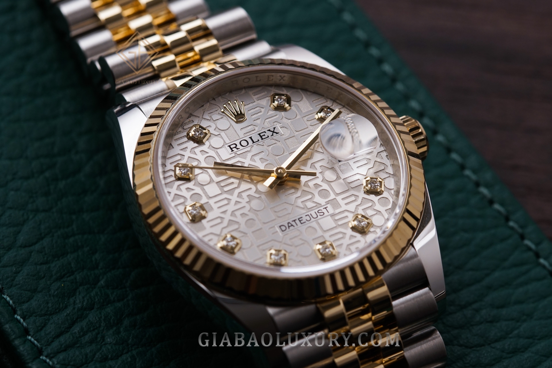 Đồng Hồ Rolex Datejust 36 126233 Mặt Số Vi Tính Bạc