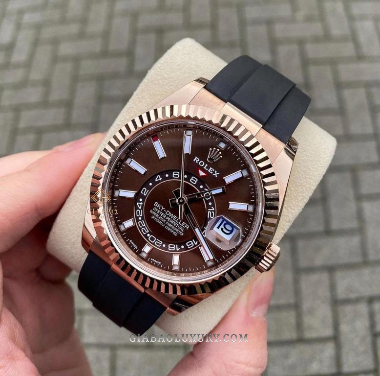 Đồng Hồ Rolex Sky Dweller 326235 Mặt Số Chocolate