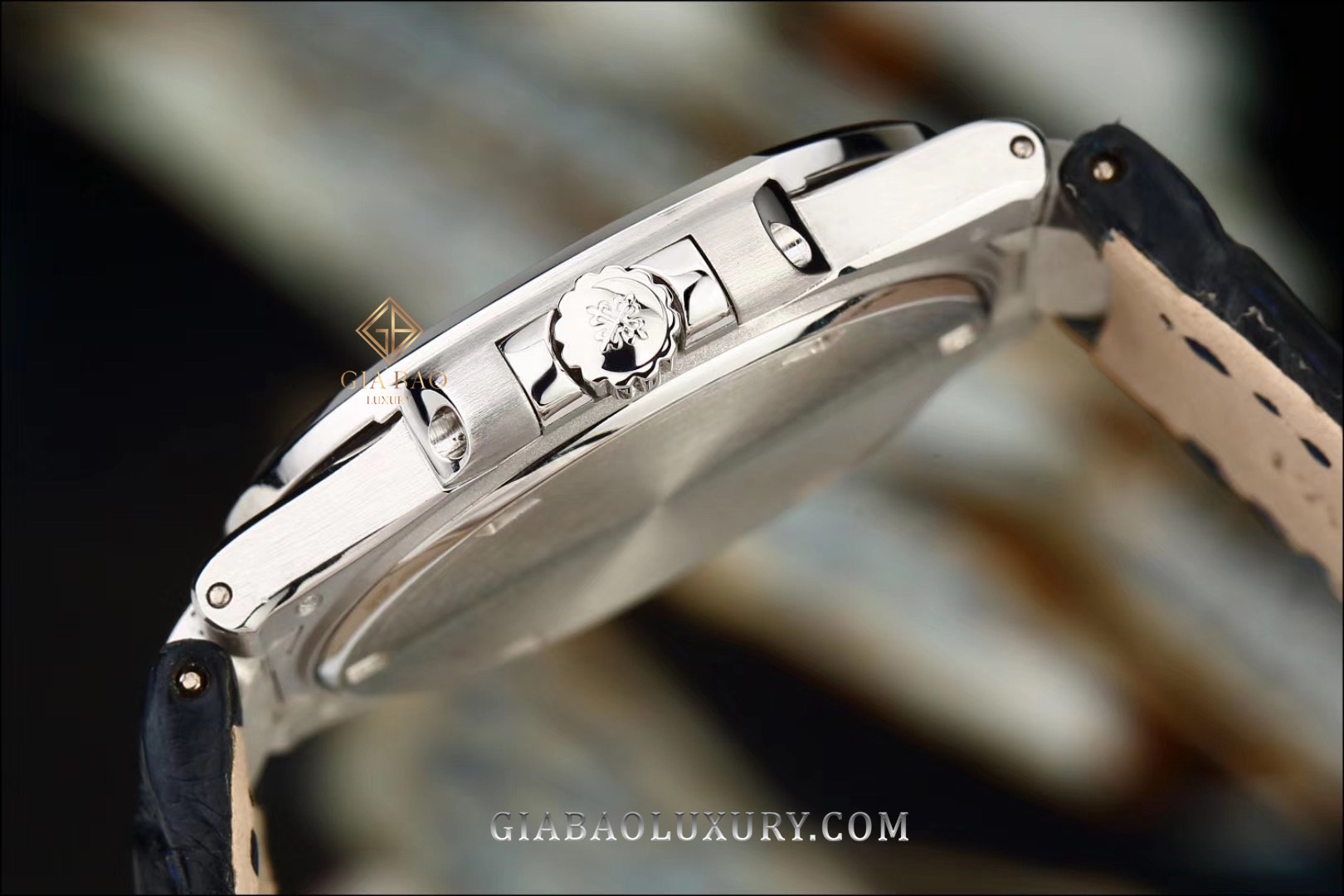 Đồng Hồ Patek Philippe Nautilus 7010G-001