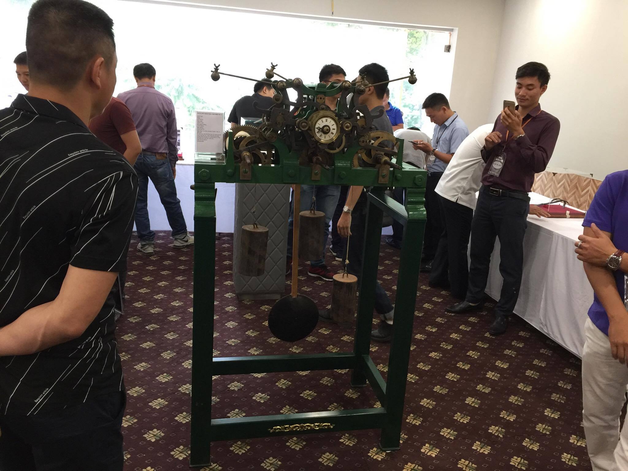 đồng hồ nhà thờ đức bà