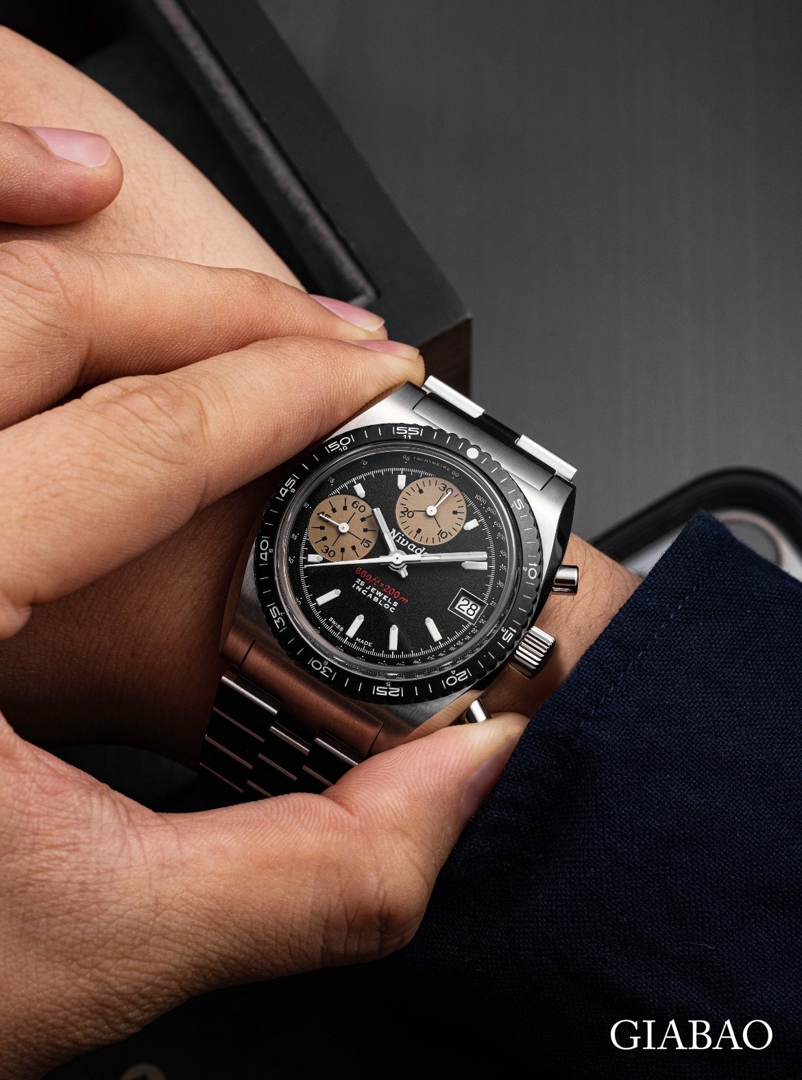 Đồng hồ đeo tay thương hiệu Nivada Grenchen