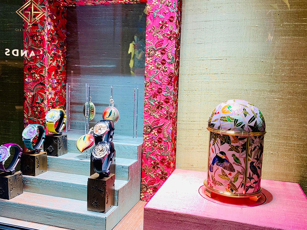 Sự Kiện Watch Art Grand Exhibition Diễn Ra Tại Singapo