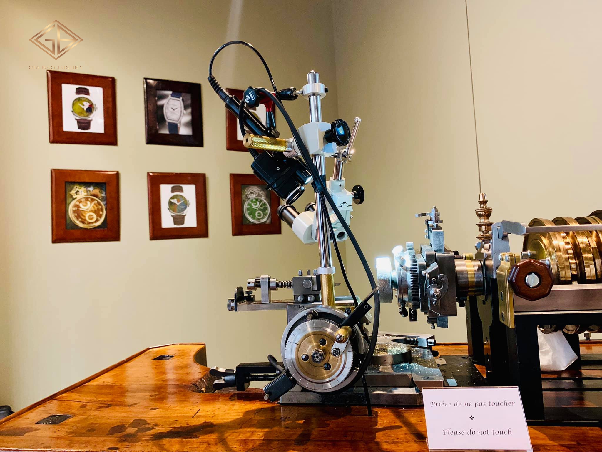 Sự Kiện Watch Art Grand Exhibition Diễn Ra Tại Singapo