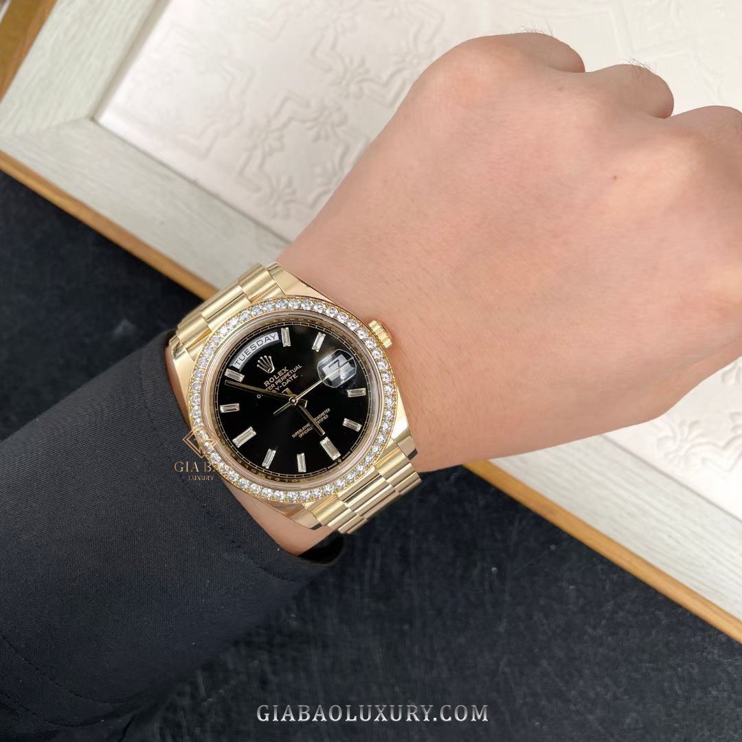Đồng Hồ Rolex Day-Date 40 228348RBR Mặt Số Đen Nạm Kim Cương