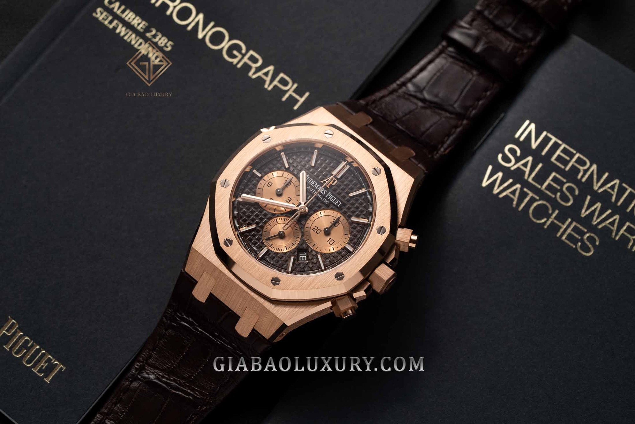 Audemars Piguet Royal Oak Chronograph mã hiệu 26331OR.OO.D821CR.01