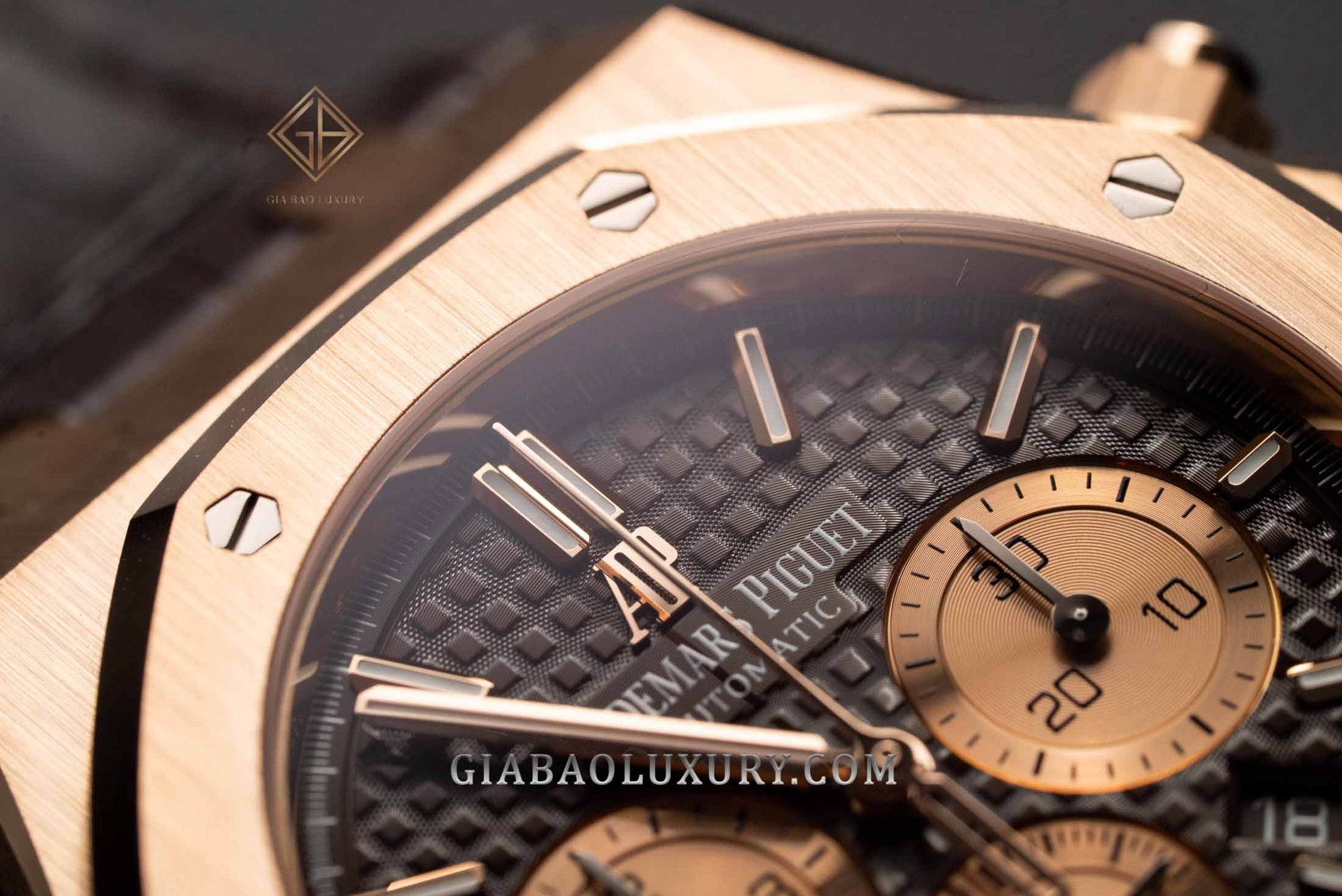 Audemars Piguet Royal Oak Chronograph mã hiệu 26331OR.OO.D821CR.01