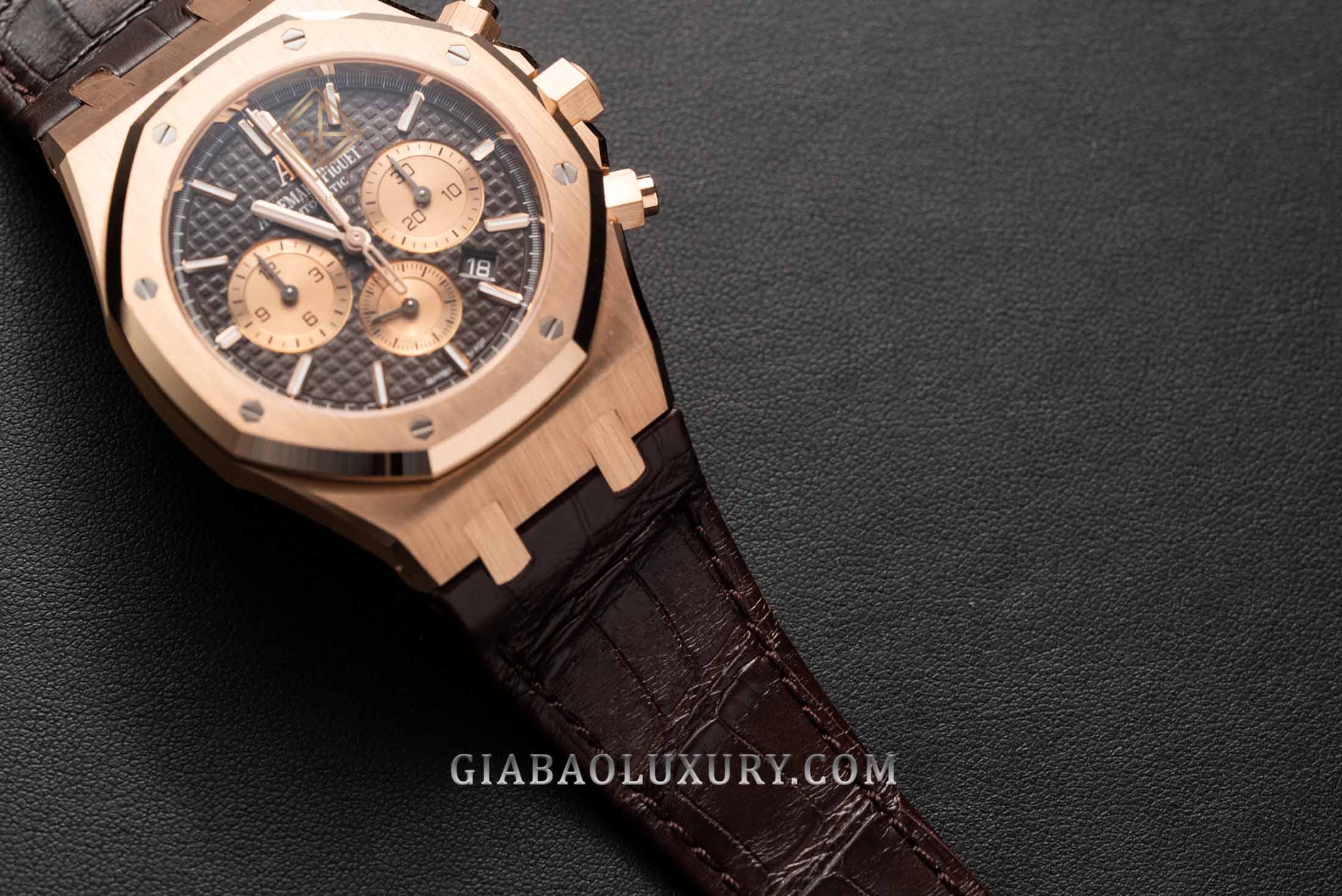 Audemars Piguet Royal Oak Chronograph mã hiệu 26331OR.OO.D821CR.01