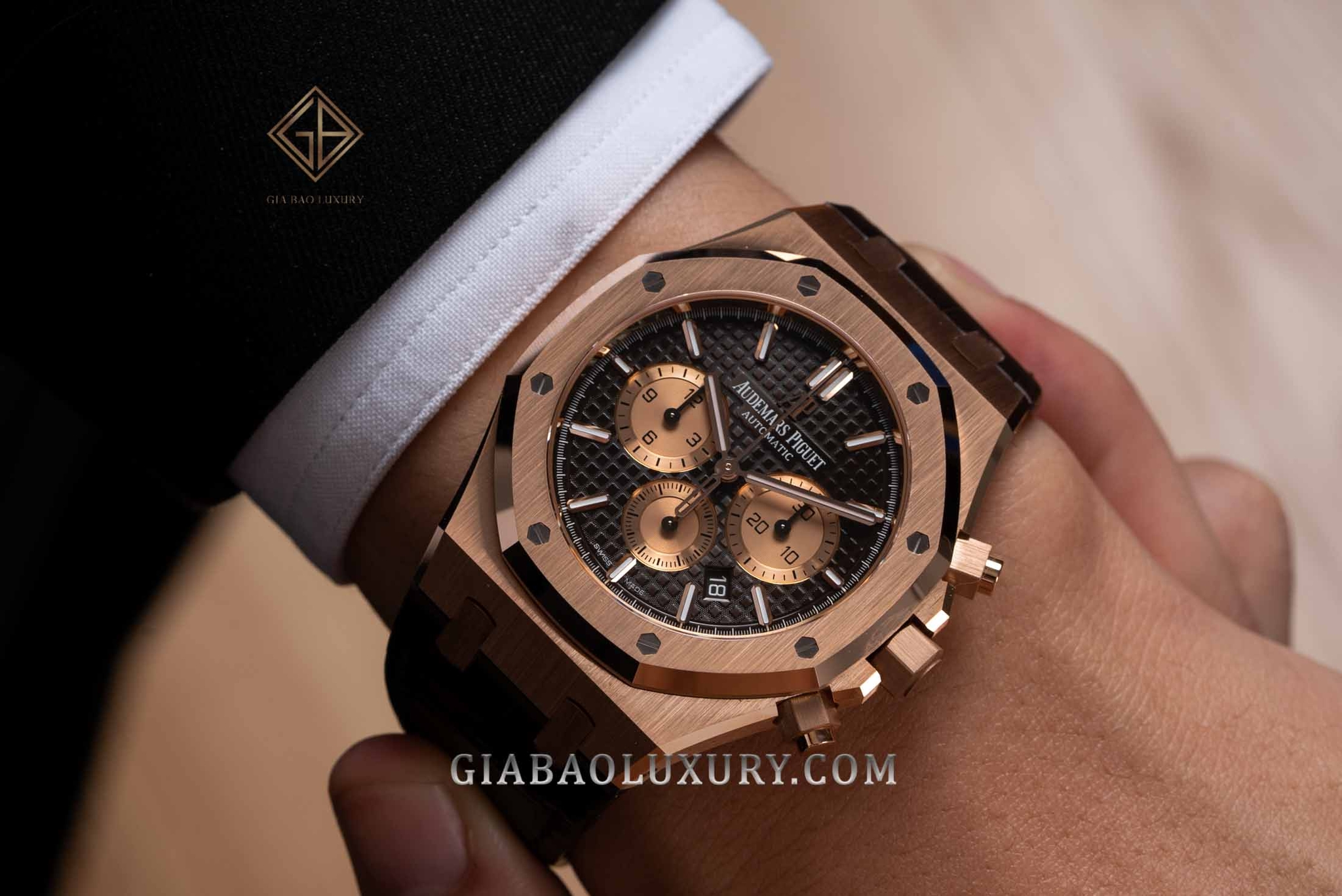 Audemars Piguet Royal Oak Chronograph mã hiệu 26331OR.OO.D821CR.01