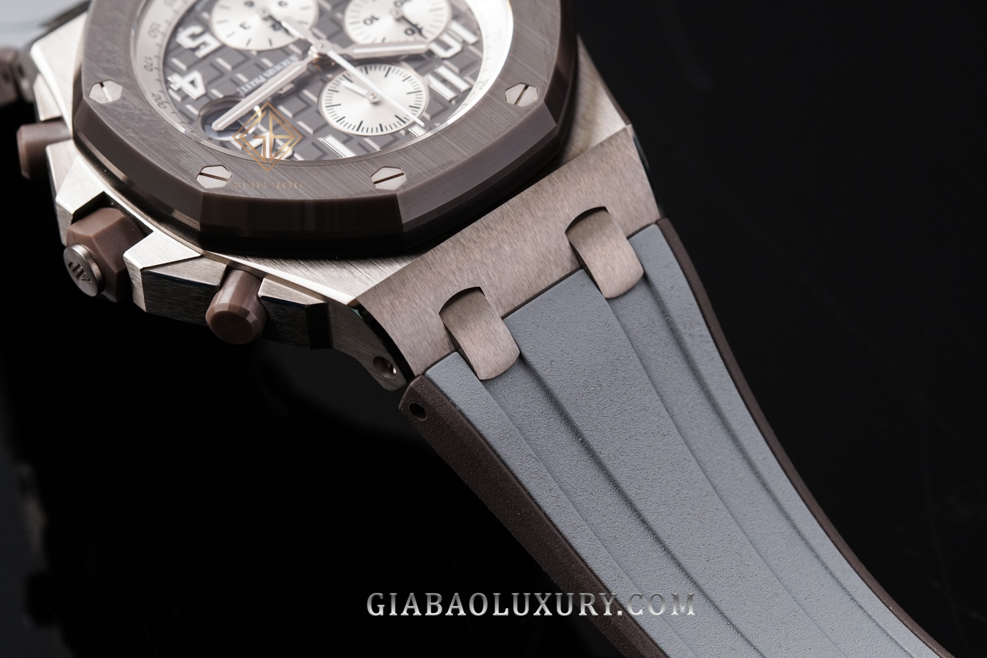 đồng hồ Audemars Piguet Royal Oak Offshore với mã hiệu ref. 26470IO.OO.A006CA.01