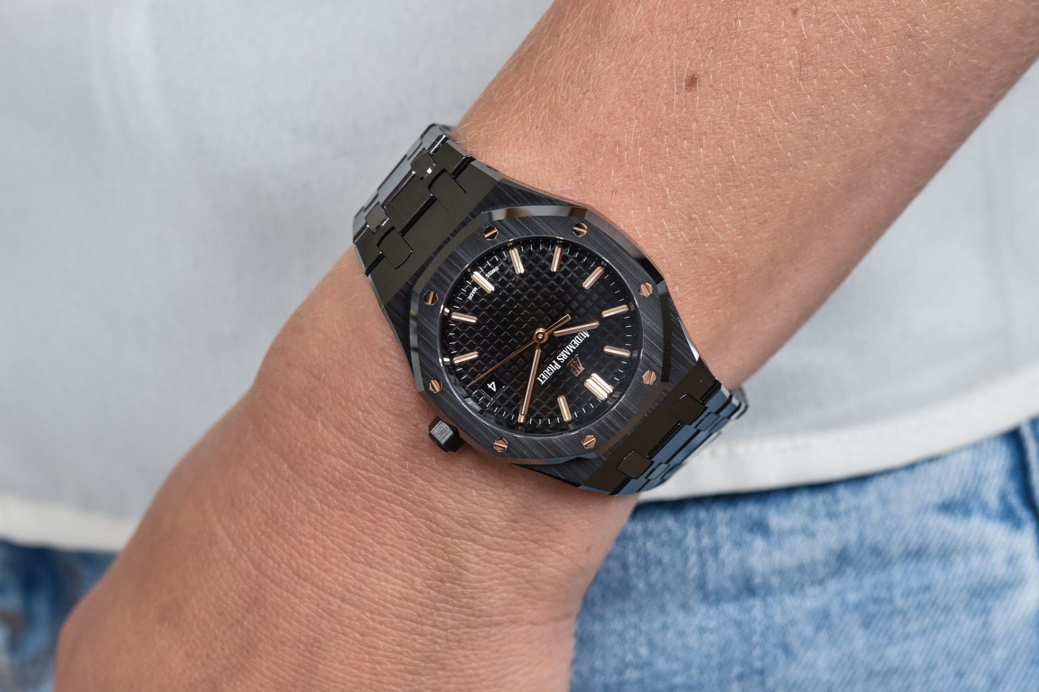 Đồng hồ Royal Oak 34mm trong chất liệu gốm Ceramic đen