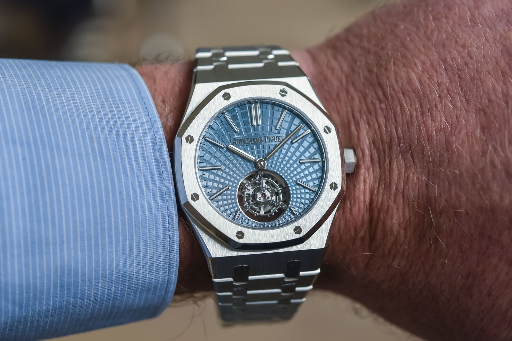 đồng hồ Audemars Piguet Royal Oak Selfwinding Flying Tourbillon Platinum mặt số Light Blue dial (ref. 26530PT.OO.1220PT.01)